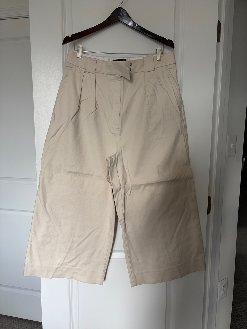 Banana Republic Beige Wide-Leg Culotte Pants